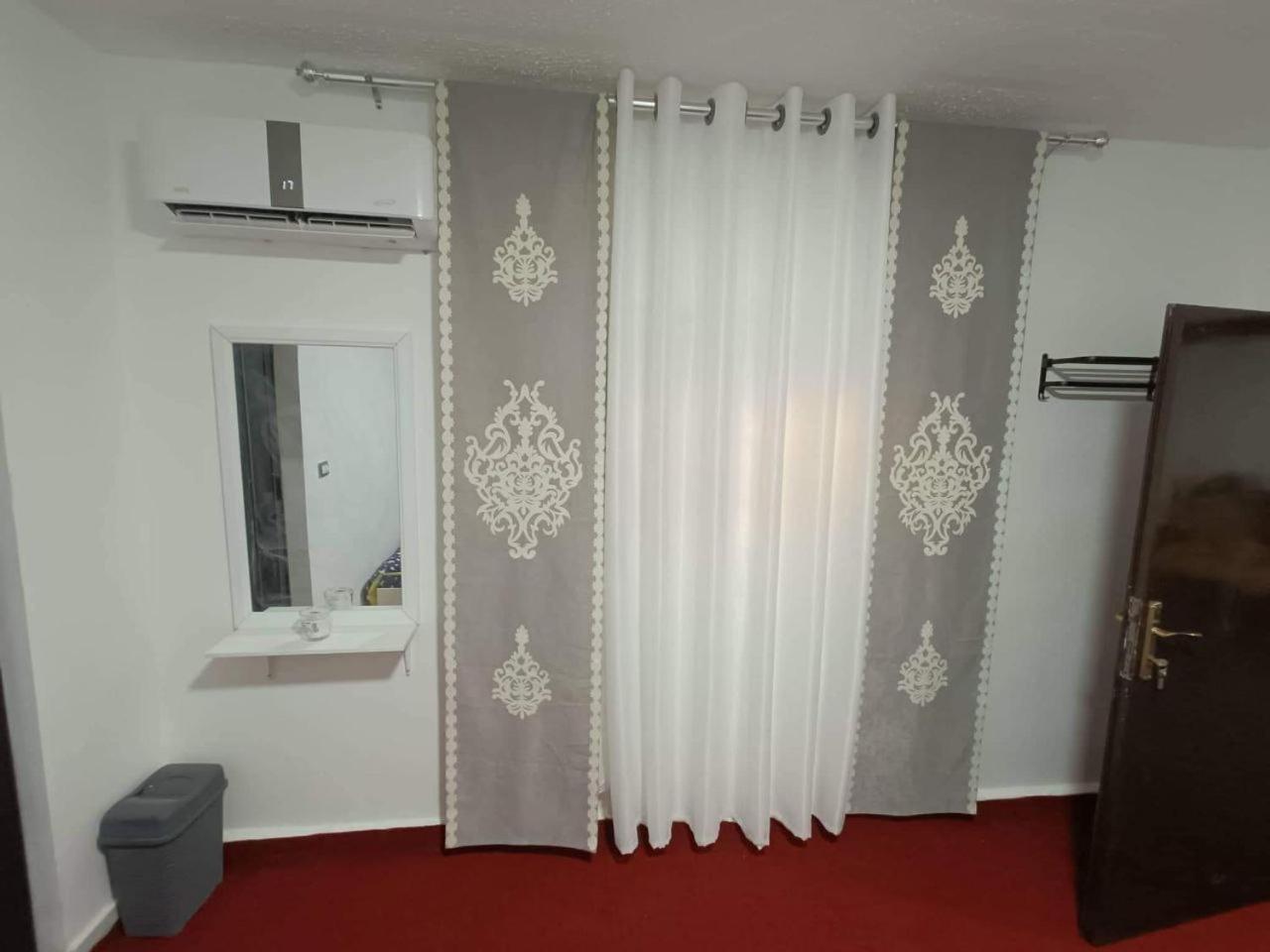 Petra Casablanca Hotel 와디무사 객실 사진